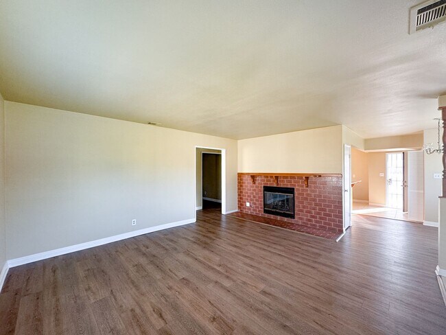 Foto del edificio - Spacious and cozy 3bd 2ba House in Gardena