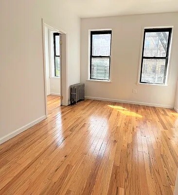 Building Photo - 208 St Nicholas Pl
