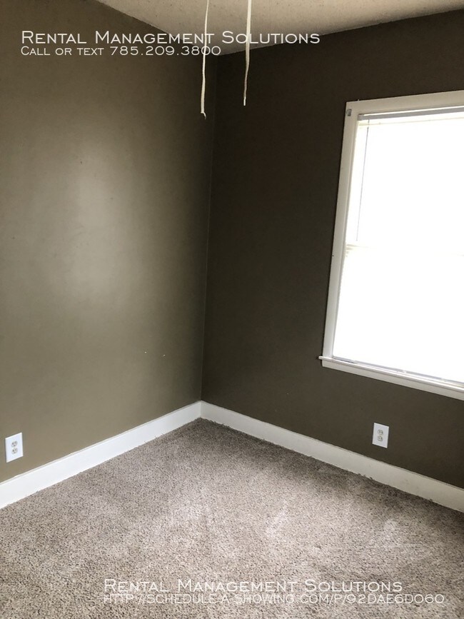 Building Photo - 1 BED/1 BATH