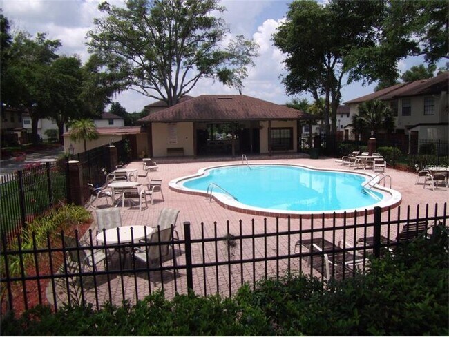 Foto del edificio - 3373 Cedar Springs Pl