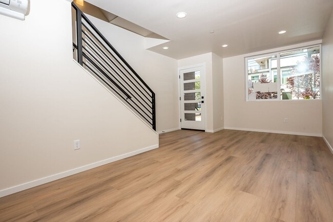 Foto del edificio - NEW CONSTRUCTION- MOVE- IN READY