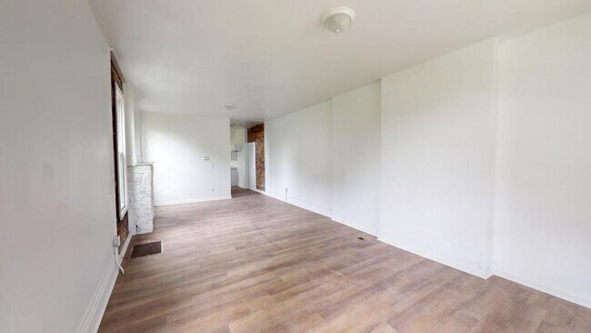 Building Photo - 245 N 18th ST