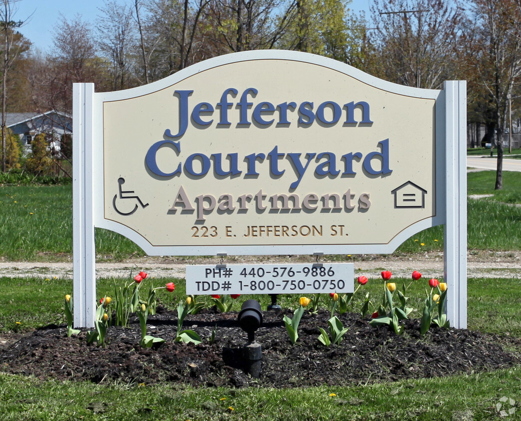 Foto del edificio - Jefferson Courtyard Senior Apartments