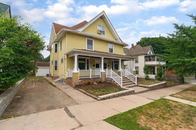 Building Photo - 521 Humboldt Ave