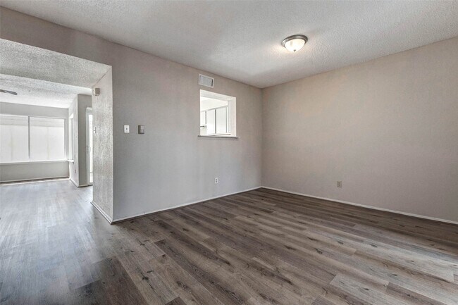 Foto del edificio - 2952 Meadowgrass Ln