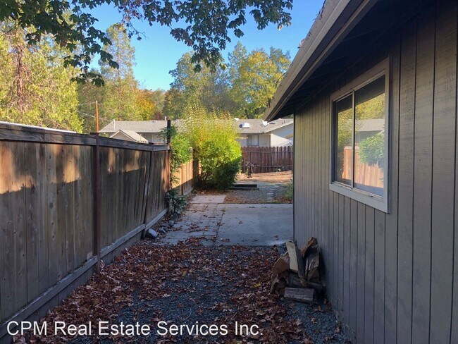 Foto del edificio - 3 br, 1 bath House - 1112 NW B St