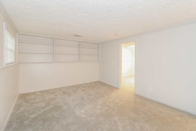 Building Photo - 10004 Fernhaven Ct