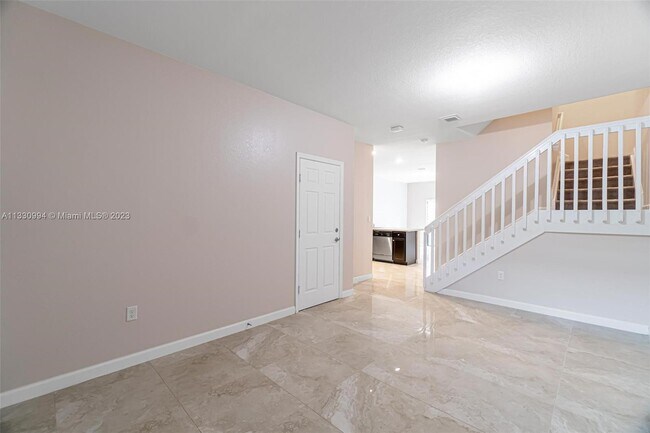 Foto del edificio - 3360 SE 1st St