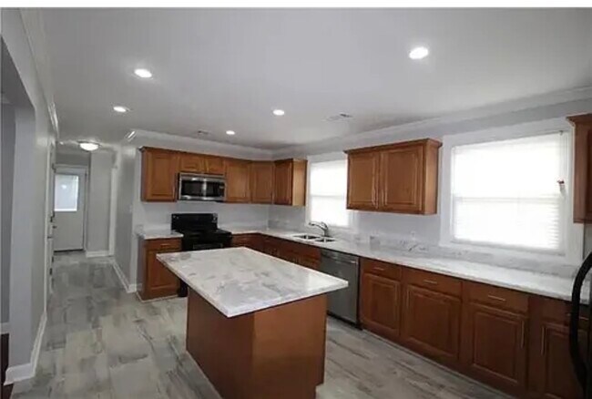 Building Photo - 5437 Vermillion Blvd