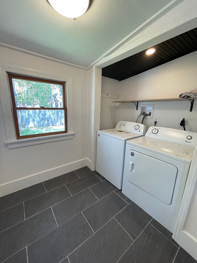 Foto del edificio - 84 Beacon St