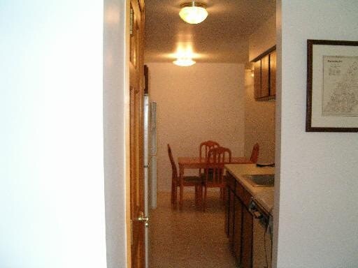 Kitchen - Dinette - 75 Marlowe Ct