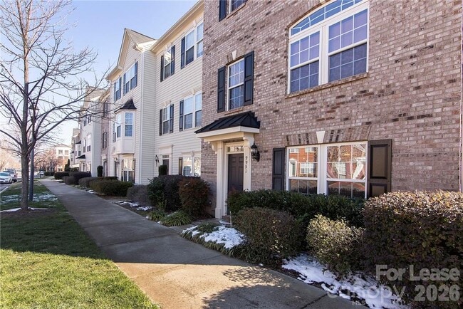 Foto del edificio - 9921 Kings Parade Blvd