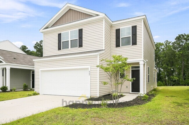 Building Photo - 4 Bedroom, 2.5 Bathroom in Cane Bay of Summerville