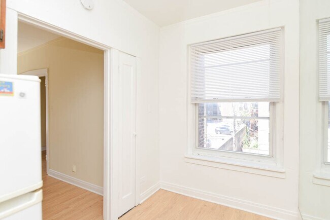 Foto del edificio - 457 W Melrose St