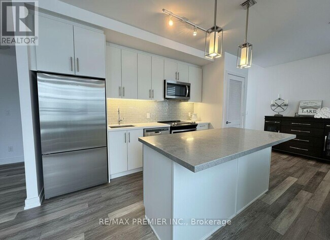 Building Photo - 303 Broward Wy.