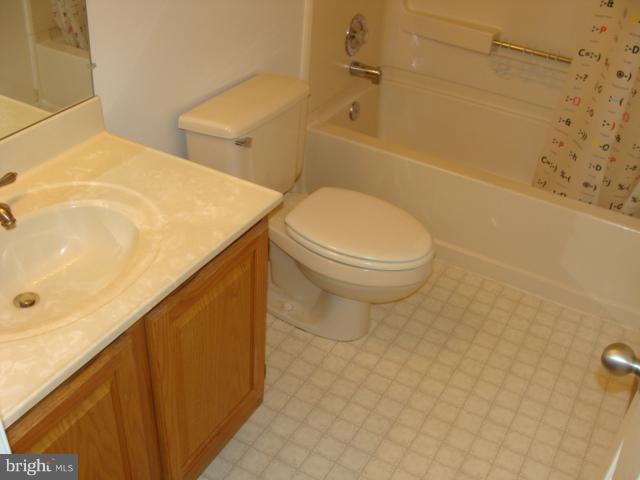 Building Photo - 8000 Crabtree Pl