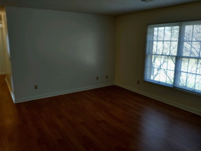 Building Photo - 3 Bedroom /  2 Bath Condo  Kingsport, TN