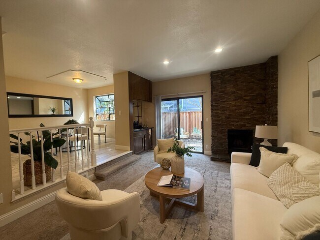 Building Photo - 1166 Capri Dr