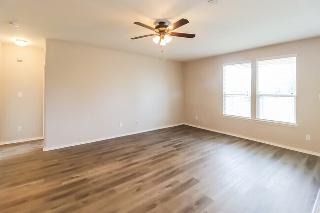 Building Photo - 368 Magma Dr