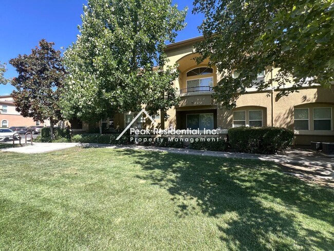 Foto del edificio - Beautiful North Natomas 2bd/2ba Condo with...