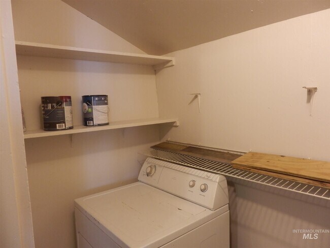 Building Photo - 3893 Pershing Dr