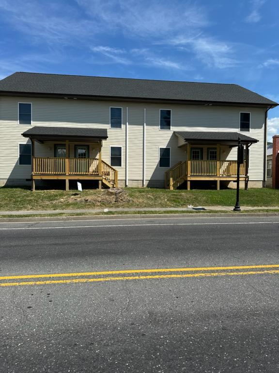 1440 Magnolia Ave, Buena Vista, VA 24416 Townhome Rentals in Buena