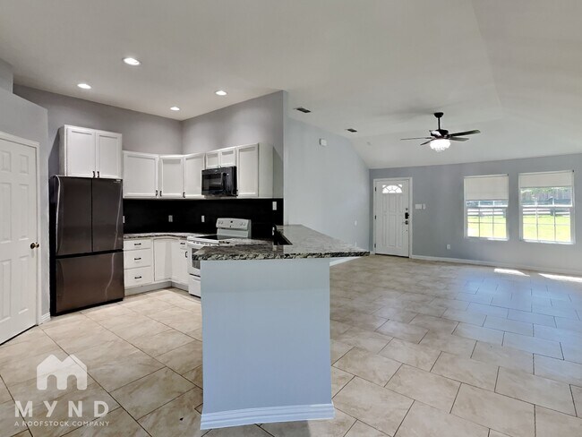 Building Photo - 4730 E Frio Dr