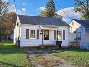 Building Photo - 4110 La Salle Ave