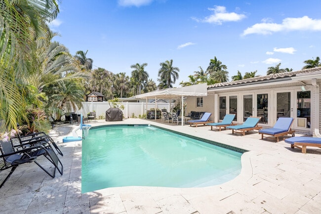 Foto del edificio - 3036 NE 19th St