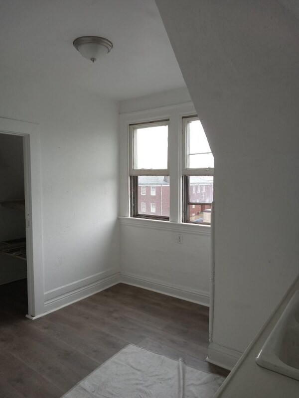 1139 5th Ave Unit 5, East McKeesport, PA 15035 Room for Rent in East