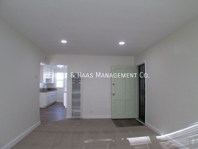 Foto del edificio - Lovely 1 Bedroom Apartment in Prime Bixby ...