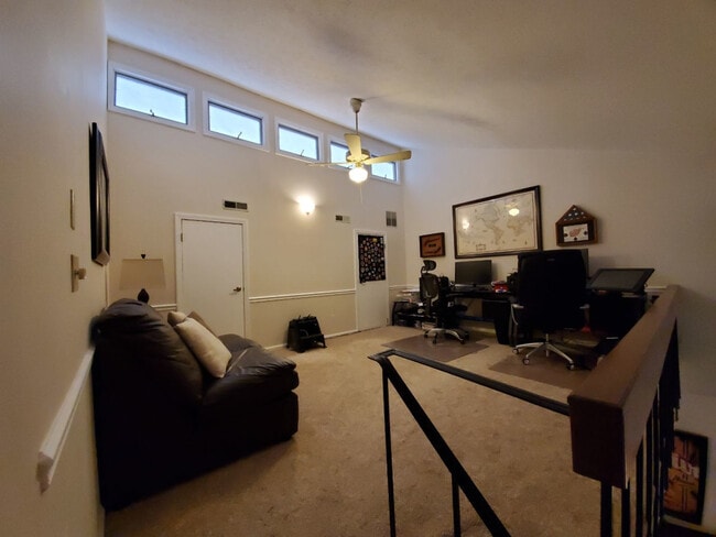 Building Photo - Juniper Lane 219