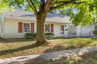 Building Photo - 1704 Wood St