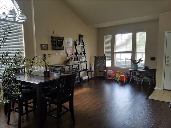 Building Photo - 3401 Tavistock Dr