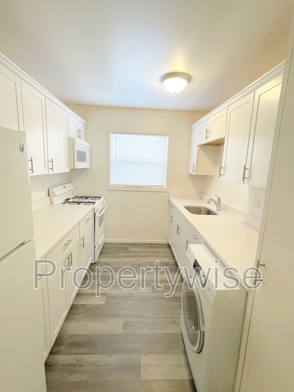 Primary Photo - 1094 W 1520 N