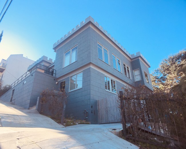 Front of the House - 1540 Newhall St