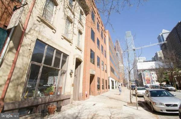 Primary Photo - 2025 Arch St