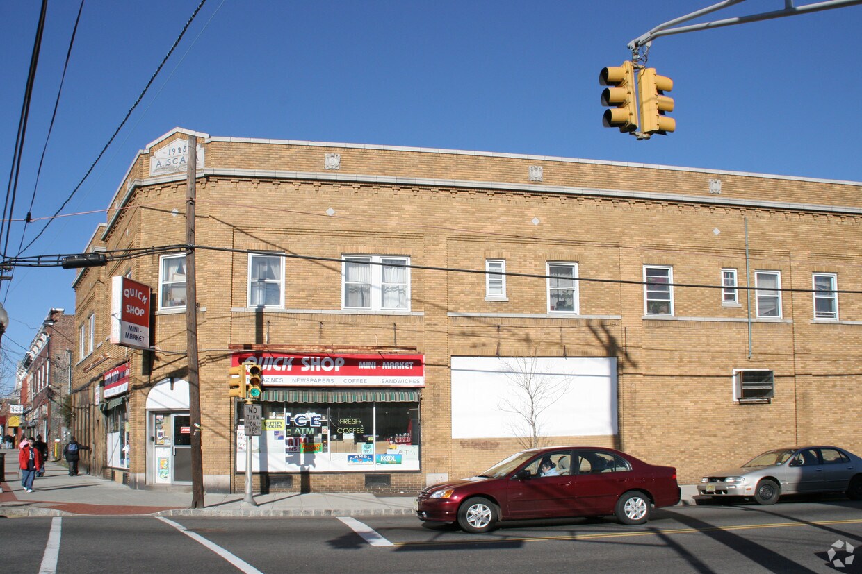 Foto principal - 436 Amboy Ave