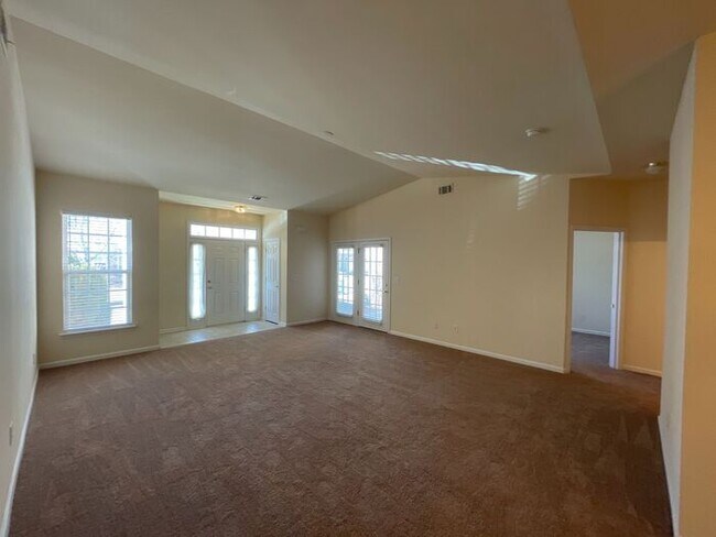 Foto del edificio - 6805 Cinnamon Cir