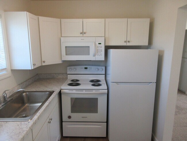 Foto del edificio - Two Bedroom Duplex with Garage