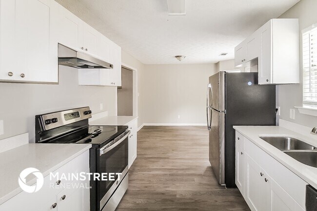 Foto del edificio - 329 Lakeshore Dr