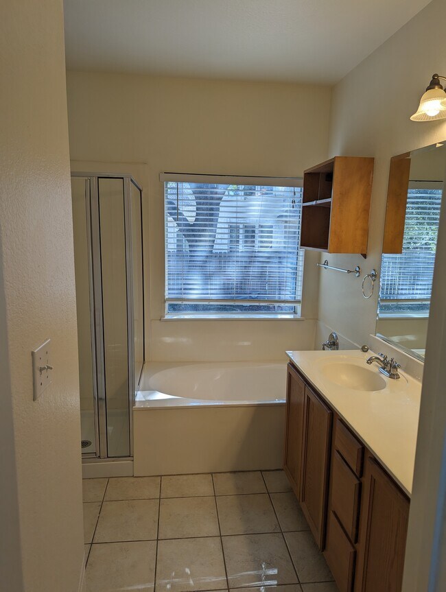 Building Photo - 211 Arrowhead Trl