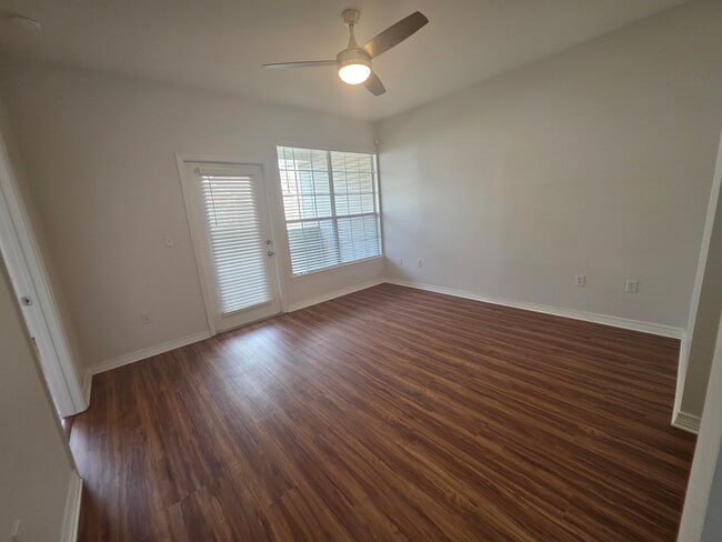 Foto del edificio - 503 Spartan Dr