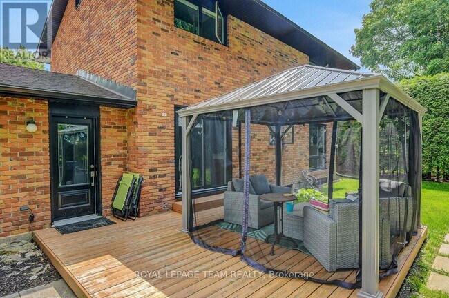 Building Photo - 8 Kingsford Crescent