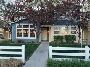 Building Photo - 2827 S Fairgrove Ln