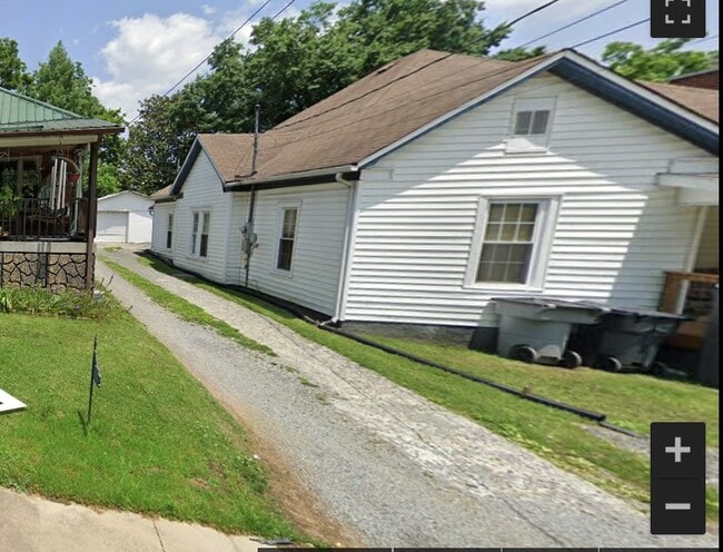Building Photo - 1119 Hill St