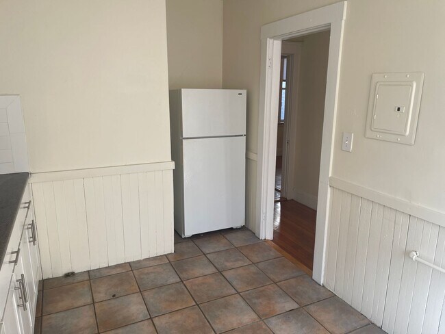 Foto del edificio - Union Sq Over sized Top floor Extremely Sunny 1 bed Eat In Kitchen, 1 Free month