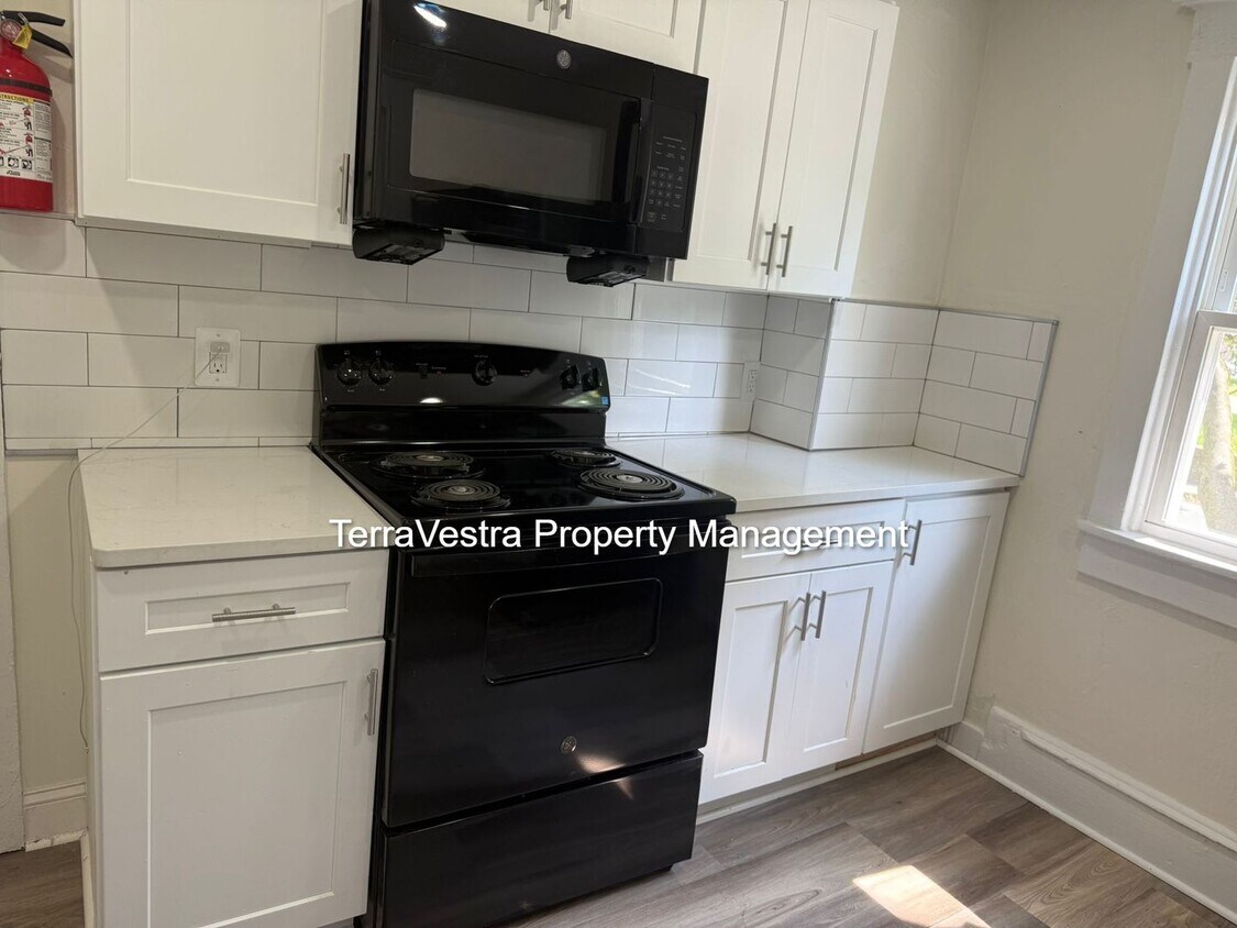 Foto principal - Single family home in Upper Deerfield!