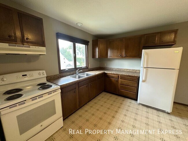 Foto del edificio - Spacious 2 Bedroom Apartment