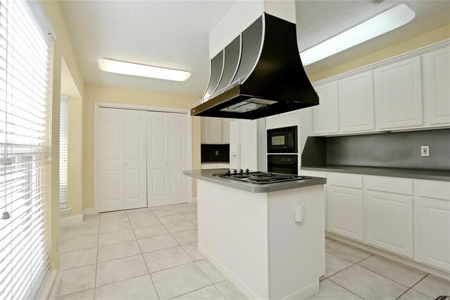 Foto del edificio - 14206 Stokesmount Dr